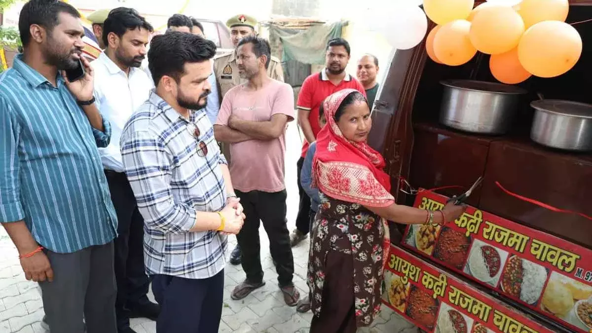 Lucknow: सीएम योगी के वेस्ट मैनेजमेंट विजन को रामपुर में मिशन के रूप में धरातल पर उतारा गया Lucknow: सीएम योगी के वेस्ट मैनेजमेंट विजन को रामपुर में मिशन के रूप में धरातल पर उतारा गया