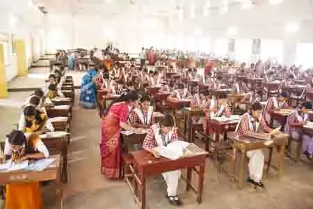 तमिलनाडु और पुडुचेरी में कक्षा 10 की सार्वजनिक परीक्षाएं 10 बजे से होगी शुरू तमिलनाडु और पुडुचेरी में कक्षा 10 की सार्वजनिक परीक्षाएं 10 बजे से होगी शुरू