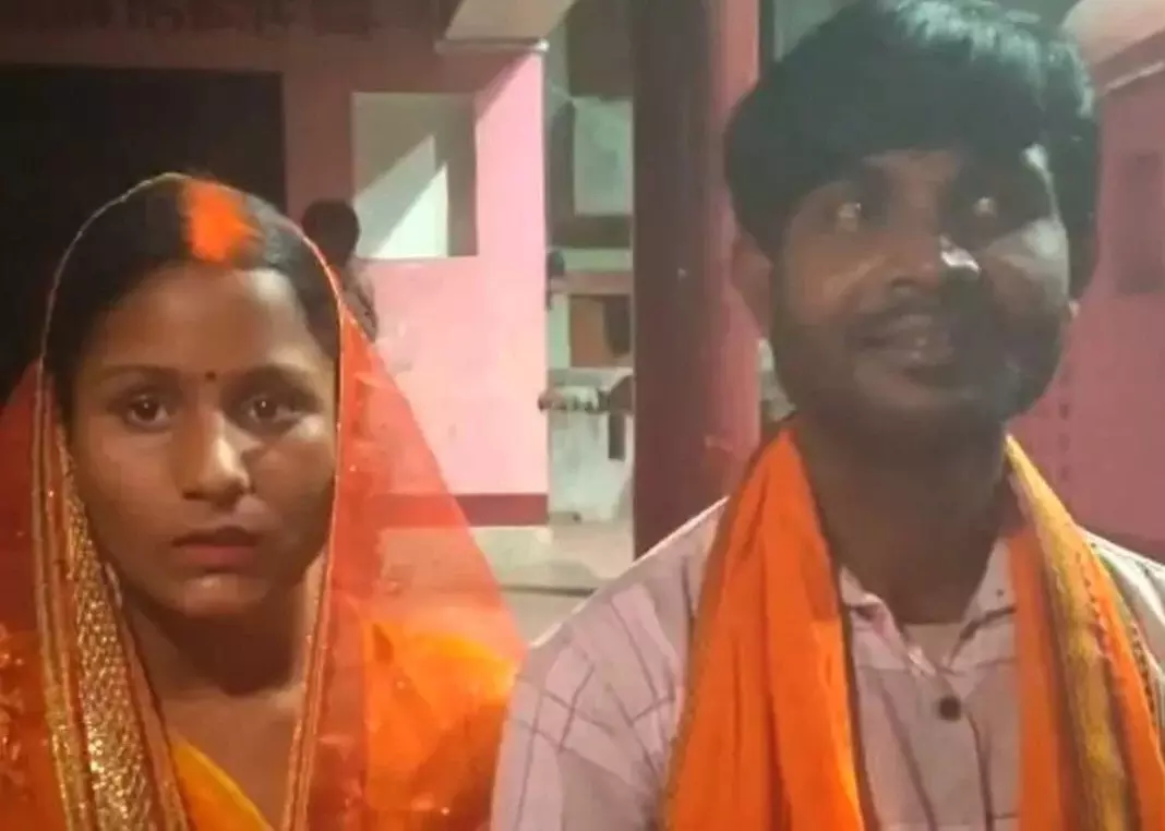 Sitapur: प्रेम के लिए युवती का बड़ा फैसला, धर्म परिवर्तन कर रचाई शादी Sitapur: प्रेम के लिए युवती का बड़ा फैसला, धर्म परिवर्तन कर रचाई शादी