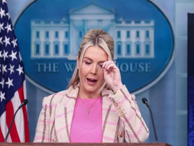 West Asia conflict:व्हाइट हाउस ने कन्फर्म किया, US नेवी ने होर्मुज स्ट्रेट से जहाजों को एस्कॉर्ट नहीं किया West Asia conflict:व्हाइट हाउस ने कन्फर्म किया, US नेवी ने होर्मुज स्ट्रेट से जहाजों को एस्कॉर्ट नहीं किया