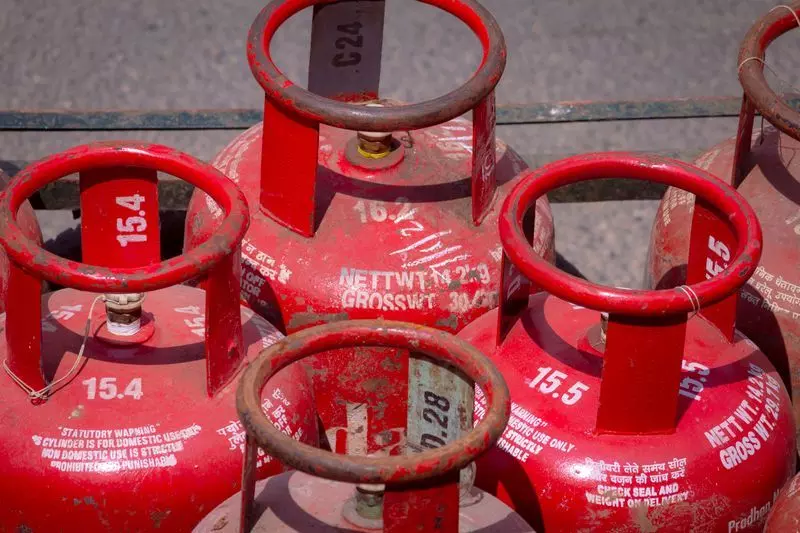 पश्चिम एशिया संकट के बीच हरियाणा में LPG का स्टॉक कुछ ही दिनों तक चल पाएगा पश्चिम एशिया संकट के बीच हरियाणा में LPG का स्टॉक कुछ ही दिनों तक चल पाएगा