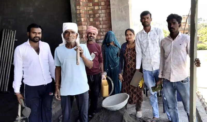 Haryana : जो हाथ बनाते हैं, उन्हें भलाई का हिस्सा नहीं मिला Haryana : जो हाथ बनाते हैं, उन्हें भलाई का हिस्सा नहीं मिला