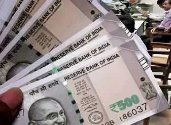 शिक्षक और महिला टीचर के वेतन कटौती के निर्देश शिक्षक और महिला टीचर के वेतन कटौती के निर्देश