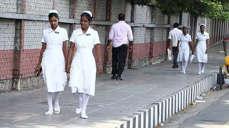 COIMBATORE: हेल्थ सेंटर को घर की तरह इस्तेमाल करने पर नर्स सस्पेंड COIMBATORE: हेल्थ सेंटर को घर की तरह इस्तेमाल करने पर नर्स सस्पेंड