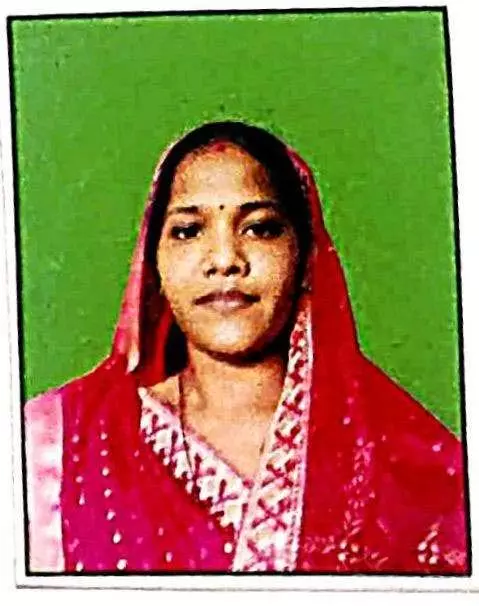 महतारी वंदन योजना की राशि से गीता मरावी ने खरीदी सिलाई मशीन महतारी वंदन योजना की राशि से गीता मरावी ने खरीदी सिलाई मशीन
