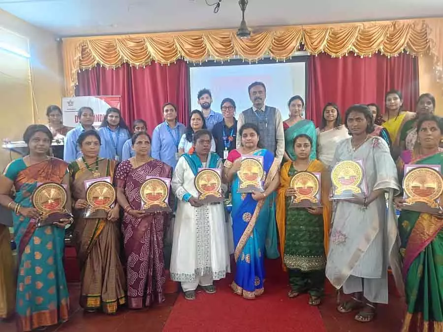Kolar : KSRTC बस डिपो में महिला दिवस मनाया गया Kolar : KSRTC बस डिपो में महिला दिवस मनाया गया
