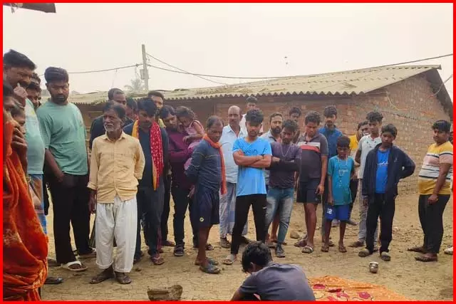 महिला की पत्थर से कूचकर हत्या, भाभी और भतीजी गिरफ्तार महिला की पत्थर से कूचकर हत्या, भाभी और भतीजी गिरफ्तार