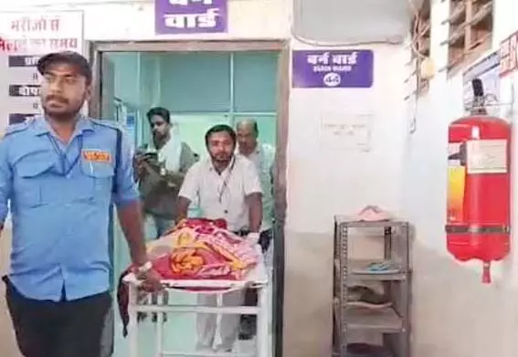जिला अस्पताल में भर्ती युवती ने किया सुसाइड, बाथरूम में मिली लाश जिला अस्पताल में भर्ती युवती ने किया सुसाइड, बाथरूम में मिली लाश