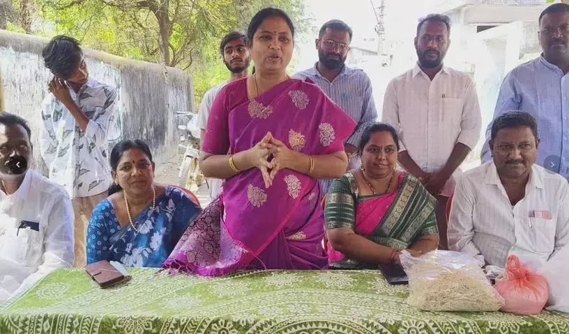 Haripriya Naik ने कहा कि कांग्रेस सरकार ने गरीब मुसलमानों के साथ अन्याय किया Haripriya Naik ने कहा कि कांग्रेस सरकार ने गरीब मुसलमानों के साथ अन्याय किया