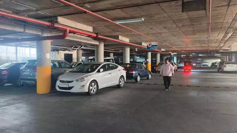 Chandigarh में कारों के लिए सालाना पार्किंग पास 4,200 रुपये का Chandigarh में कारों के लिए सालाना पार्किंग पास 4,200 रुपये का