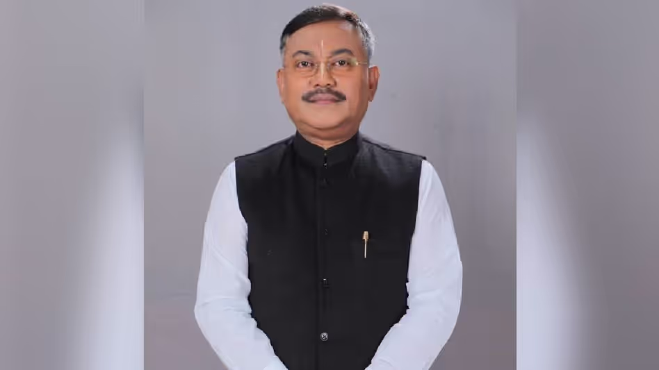 हिंसा के दौरान लूटे गए हथियारों से ज़्यादा हथियार बरामद हुए Manipur के गृह मंत्री हिंसा के दौरान लूटे गए हथियारों से ज़्यादा हथियार बरामद हुए Manipur के गृह मंत्री