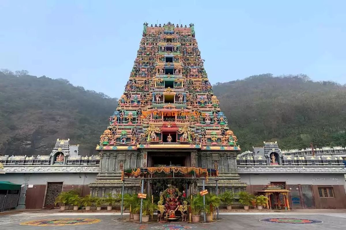 श्री दुर्गा मल्लेश्वर Swamy Varla Devasthanam में 18 दिनों में ₹3.35 करोड़ हुंडी कलेक्शन श्री दुर्गा मल्लेश्वर Swamy Varla Devasthanam में 18 दिनों में ₹3.35 करोड़ हुंडी कलेक्शन