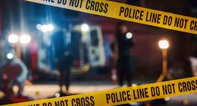 आदमी ने अपनी Girlfriend की बेरहमी से हत्या की, लाश के पास रात बिताई आदमी ने अपनी Girlfriend की बेरहमी से हत्या की, लाश के पास रात बिताई