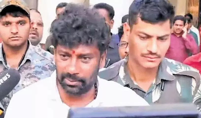 High Court ने बालकसुमन के खिलाफ क्रिमिनल केस खारिज किया High Court ने बालकसुमन के खिलाफ क्रिमिनल केस खारिज किया