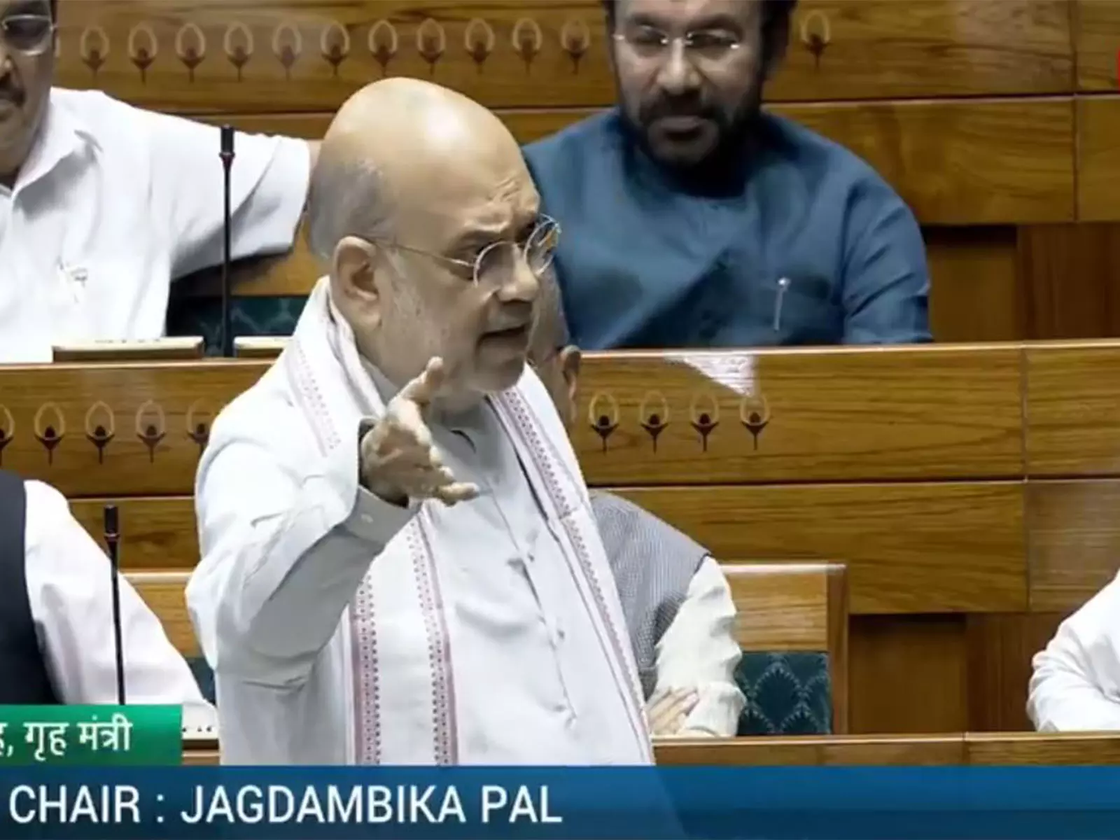 Amit Shah ने लोकसभा में राहुल गांधी पर निशाना साधा Amit Shah ने लोकसभा में राहुल गांधी पर निशाना साधा