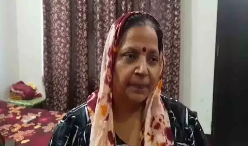 Brain dead घोषित महिला, एम्बुलेंस खाई में गिरने के बाद बच गई Brain dead घोषित महिला, एम्बुलेंस खाई में गिरने के बाद बच गई