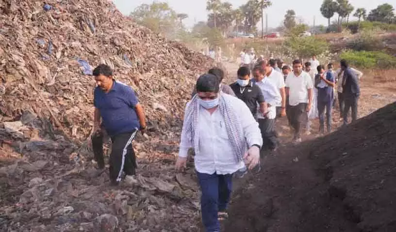 Karimnagar डंपिंग यार्ड को एक साल में रिलोकेट किया जाएगा: प्रभाकर Karimnagar डंपिंग यार्ड को एक साल में रिलोकेट किया जाएगा: प्रभाकर