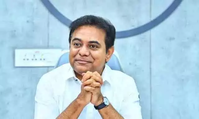 BRS ने खम्मम में घर तोड़ने पर सरकार पर लगाया आरोप, सभी परिवारों के लिए मुआवजे की मांग BRS ने खम्मम में घर तोड़ने पर सरकार पर लगाया आरोप, सभी परिवारों के लिए मुआवजे की मांग