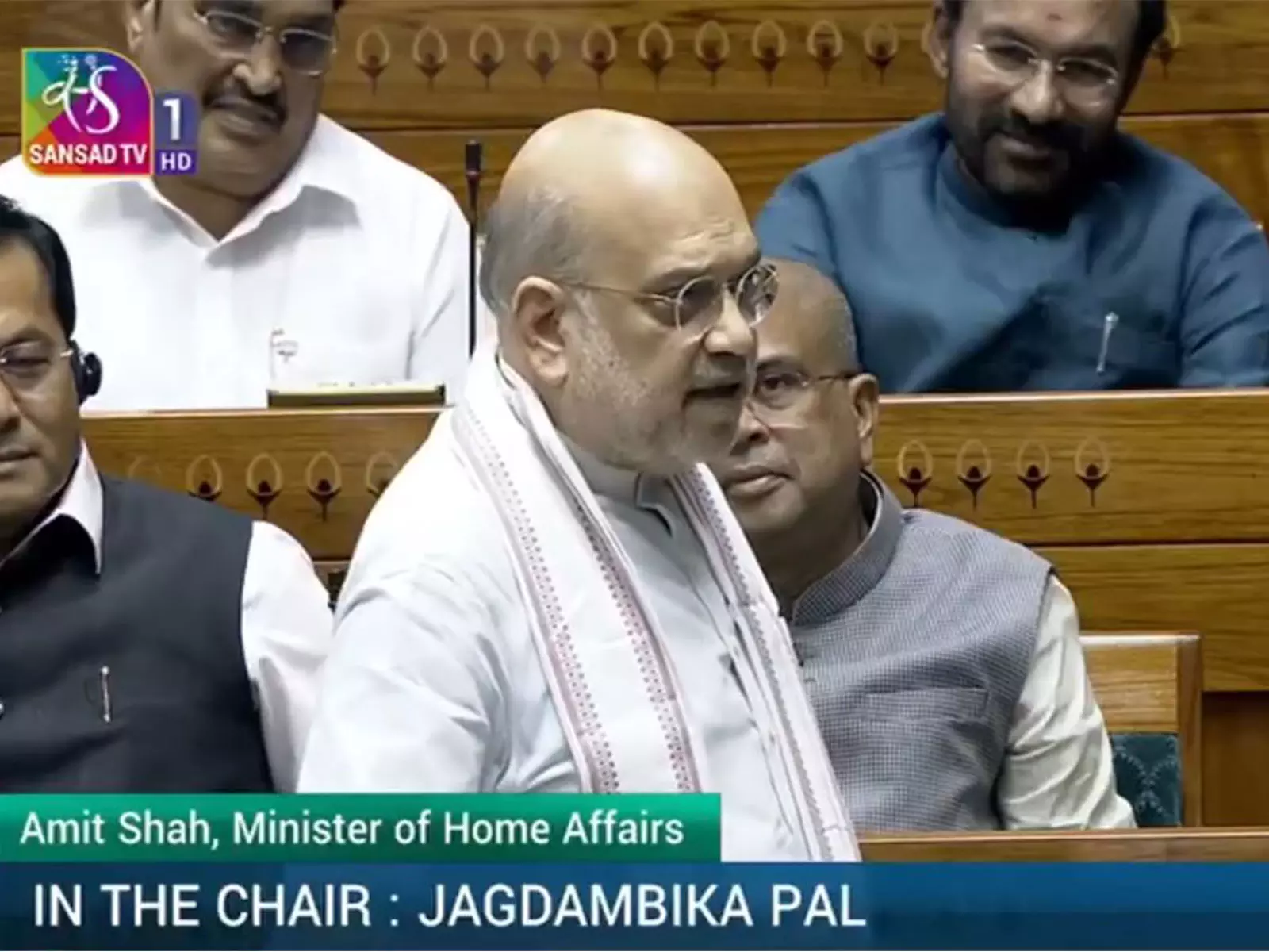 Amit Shah ने लोकसभा में राहुल गांधी के विदेश दौरों पर निशाना साधा Amit Shah ने लोकसभा में राहुल गांधी के विदेश दौरों पर निशाना साधा