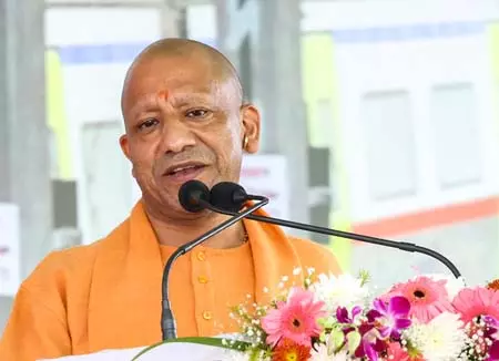 यूपी में ईंधन और गैस उपलब्ध, अफवाह फैलाने वालों पर कड़ी कार्रवाई यूपी में ईंधन और गैस उपलब्ध, अफवाह फैलाने वालों पर कड़ी कार्रवाई