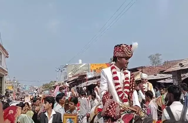 Dholpur: सामूहिक विवाह में धौलपुर के 66 जोड़े बंधे परिणय सूत्र में Dholpur: सामूहिक विवाह में धौलपुर के 66 जोड़े बंधे परिणय सूत्र में