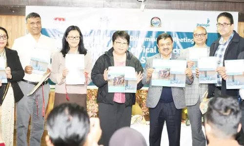स्वास्थ्य मंत्री ने सिक्किम में सर्वाइकल कैंसर की जांच के लिए HPV सेल्फ-सैंपलिंग पर व्हाइट पेपर जारी स्वास्थ्य मंत्री ने सिक्किम में सर्वाइकल कैंसर की जांच के लिए HPV सेल्फ-सैंपलिंग पर व्हाइट पेपर जारी