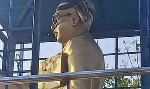 Tamil Nadu : पुदुक्कोट्टई में अंबेडकर की मूर्ति के अपमान की शिकायत Tamil Nadu : पुदुक्कोट्टई में अंबेडकर की मूर्ति के अपमान की शिकायत