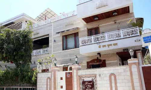 Bhopal : IT अधिकारियों ने माइनिंग बिज़नेसमैन दिलीप गुप्ता के ठिकानों पर छापेमारी की