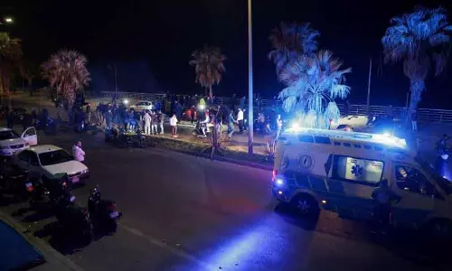 Iran के शिपिंग पर हमले से सप्लाई की चिंता बढ़ी, ब्रेंट क्रूड ऑयल $100 प्रति बैरल से ऊपर Iran के शिपिंग पर हमले से सप्लाई की चिंता बढ़ी, ब्रेंट क्रूड ऑयल $100 प्रति बैरल से ऊपर