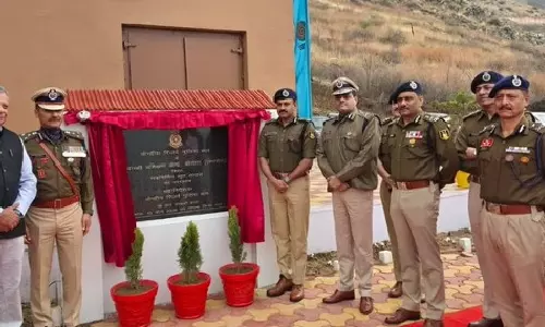 CRPF ने स्पेशल कॉम्बैट ट्रेनिंग को बेहतर बनाने के लिए कश्मीर में ‘शूट हाउस’ बनाया CRPF ने स्पेशल कॉम्बैट ट्रेनिंग को बेहतर बनाने के लिए कश्मीर में ‘शूट हाउस’ बनाया
