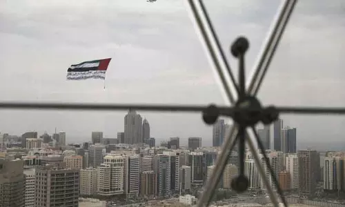 UAE एयर डिफेंस ने मिसाइल खतरे पर जवाब दिया, लोगों को सुरक्षित स्थानों पर रहने की सलाह