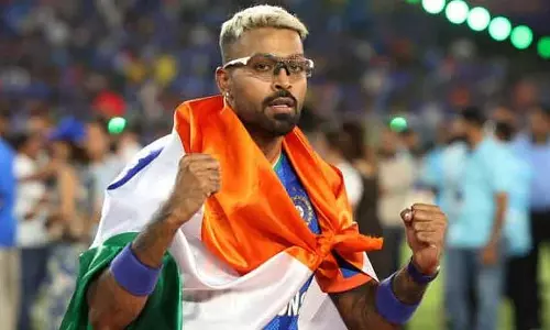 राष्ट्रीय ध्वज का अपमान करने पर हार्दिक पांड्या मुश्किल में; Cricketer के खिलाफ शिकायत दर्ज