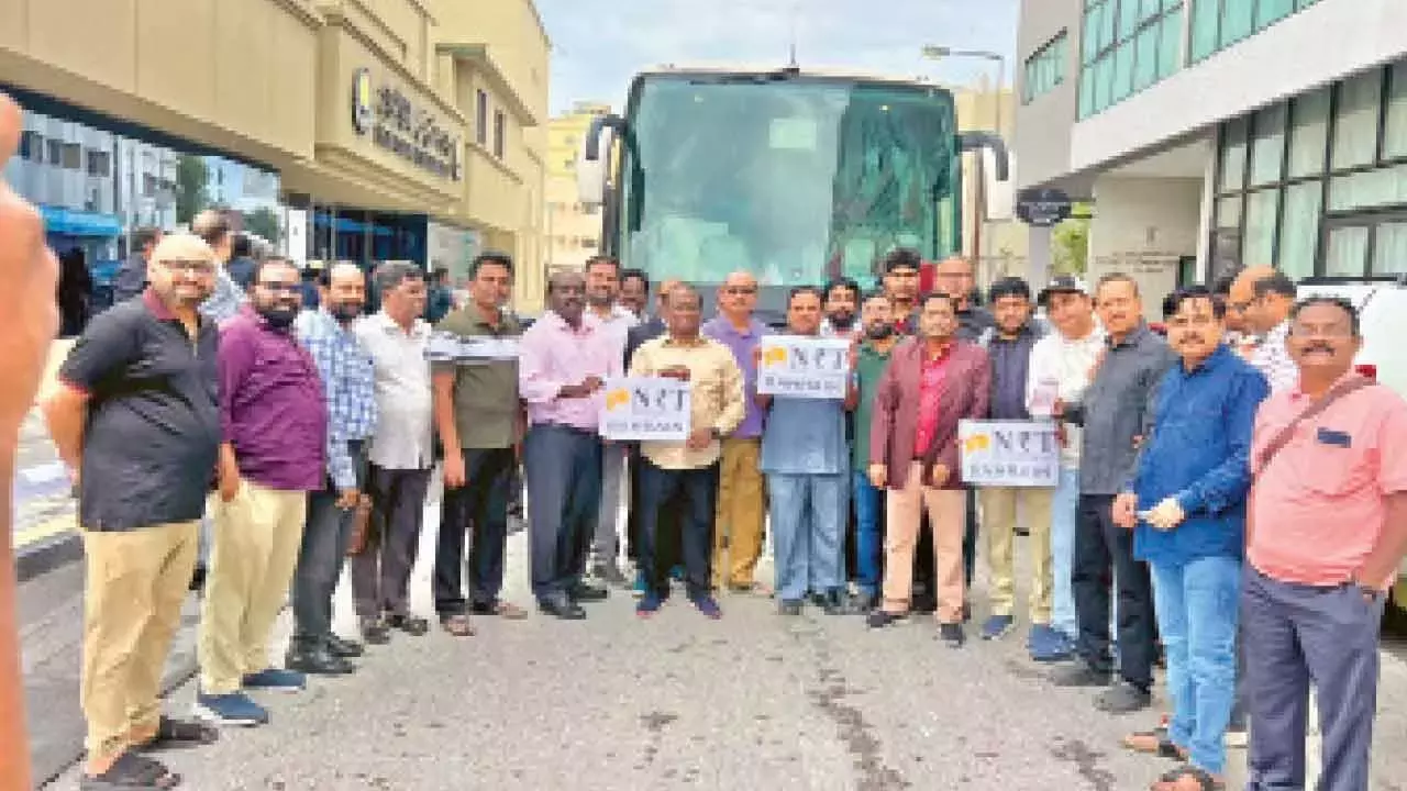Telugu परिवारों ने बहरीन से 60 लोगों की सुरक्षित वापसी के लिए सरकार को धन्यवाद दिया Telugu परिवारों ने बहरीन से 60 लोगों की सुरक्षित वापसी के लिए सरकार को धन्यवाद दिया