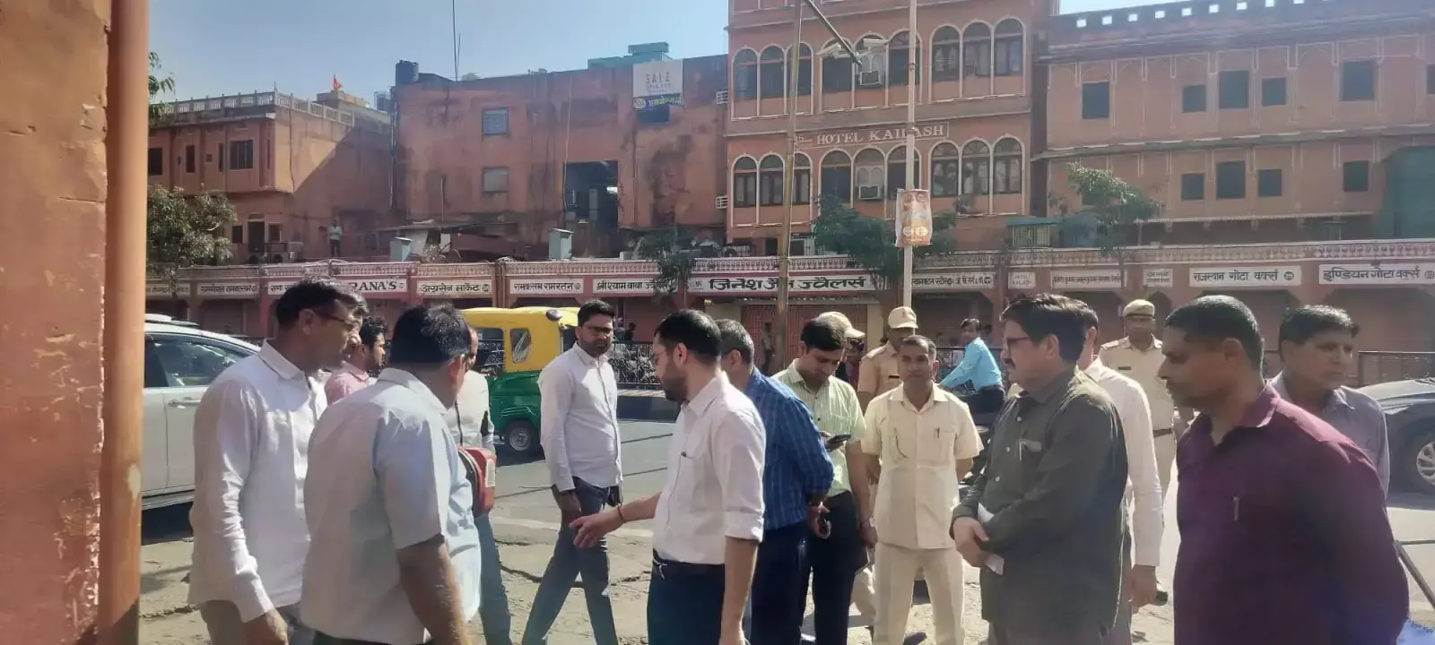 Jaipur: नगर निगम आयुक्त ने किया जयपुर की सफाई व व्यवस्था का निरीक्षण Jaipur: नगर निगम आयुक्त ने किया जयपुर की सफाई व व्यवस्था का निरीक्षण