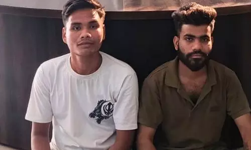 बाइक रोककर कॉल में बात कर रहे युवक की हत्या की कोशिश, रायगढ़ में दो गिरफ्तार बाइक रोककर कॉल में बात कर रहे युवक की हत्या की कोशिश, रायगढ़ में दो गिरफ्तार