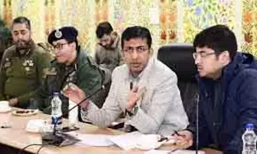 जम्मू-कश्मीर में ईंधन का पर्याप्त स्टॉक, LPG आपूर्ति 13 दिनों तक पर्याप्त: अधिकारी जम्मू-कश्मीर में ईंधन का पर्याप्त स्टॉक, LPG आपूर्ति 13 दिनों तक पर्याप्त: अधिकारी