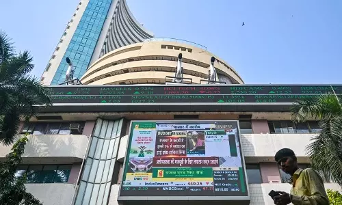 ब्रेंट क्रूड के 100 डॉलर के पार जाने से सेंसेक्स और निफ्टी में 1% से ज़्यादा की गिरावट ब्रेंट क्रूड के 100 डॉलर के पार जाने से सेंसेक्स और निफ्टी में 1% से ज़्यादा की गिरावट