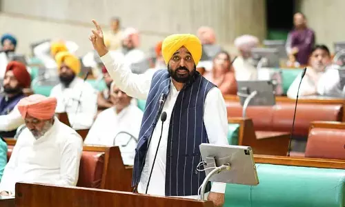 Punjab विधानसभा में 2.6 लाख करोड़ रुपये के बजट को मंजूरी मिलने के बाद राजनीति गरमा गई है