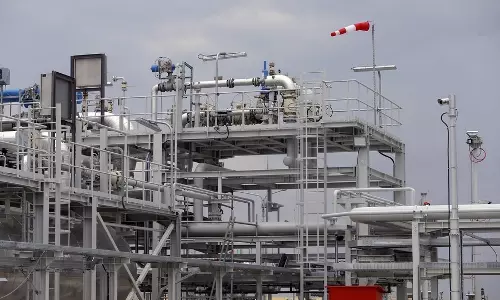Iran संघर्ष के बीच US में कई हफ़्तों तक एनर्जी में रुकावट देखी गई Iran संघर्ष के बीच US में कई हफ़्तों तक एनर्जी में रुकावट देखी गई