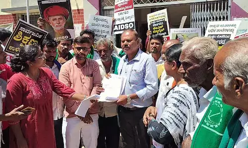TC नहीं देने पर अनुशासनात्मक कार्रवाई का सामना करना पड़ेगा: BEO ने शिक्षकों को चेतावनी दी