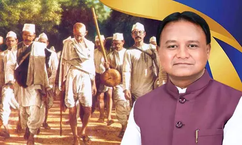 CM Majhi  ने दांडी मार्च की वर्षगांठ पर गांधीजी और स्वतंत्रता सेनानियों को श्रद्धांजलि दी