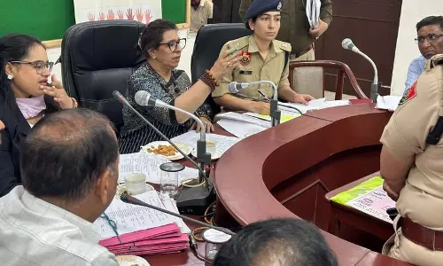 Women पैनल चीफ ने लोगों से अपमानजनक गायकों का बॉयकॉट करने की अपील की
