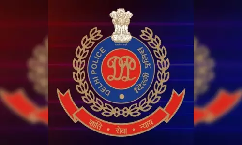मां की डांट से आहत होकर घर छोड़ने वाली नाबालिग छात्रा को पुलिस ने सकुशल बरामद किया मां की डांट से आहत होकर घर छोड़ने वाली नाबालिग छात्रा को पुलिस ने सकुशल बरामद किया
