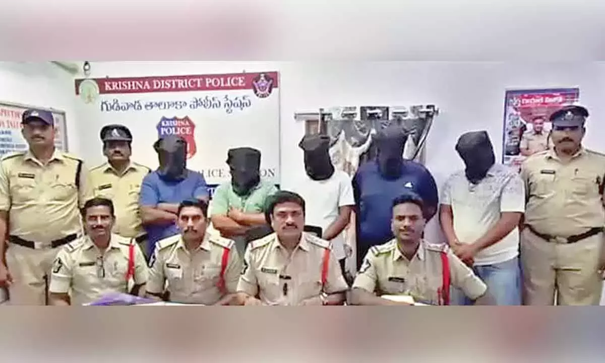 Andhra: सट्टेबाजी रैकेट का भंडाफोड़, पांच गिरफ्तार