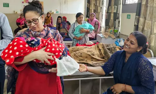 Aarti राव ने बाहर से दवाइयां देने पर पंचकूला हॉस्पिटल के स्टाफ को फटकार लगाई Aarti राव ने बाहर से दवाइयां देने पर पंचकूला हॉस्पिटल के स्टाफ को फटकार लगाई
