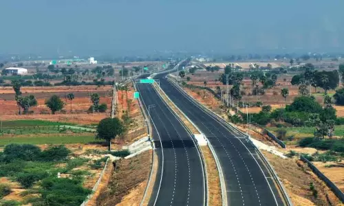 केंद्र सरकार Chennai -Delhi के बीच नए हाईवे कॉरिडोर की योजना बना रही केंद्र सरकार Chennai -Delhi के बीच नए हाईवे कॉरिडोर की योजना बना रही