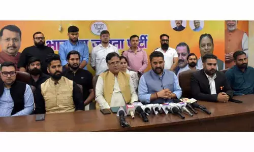 BJYM ने ‘जम्मूयत’ की कहानी की आलोचना की, जेयू से शब्द तुरंत वापस लेने की मांग की BJYM ने ‘जम्मूयत’ की कहानी की आलोचना की, जेयू से शब्द तुरंत वापस लेने की मांग की