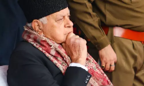 Jammu में फारूक अब्दुल्ला और डिप्टी CM कार्यक्रम में फायरिंग, संदिग्ध गिरफ्तार Jammu में फारूक अब्दुल्ला और डिप्टी CM कार्यक्रम में फायरिंग, संदिग्ध गिरफ्तार