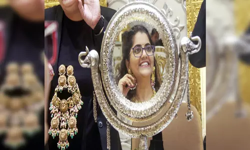 पश्चिम एशिया में बढ़ते तनाव के बीच कीमती धातुओं में उछाल; चांदी में 5,000 रुपए से ज्यादा की तेजी