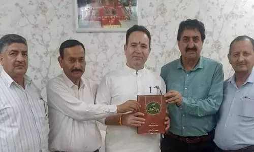 Sunil Sharma ने जम्मू-कश्मीर की साहित्यिक विरासत को संरक्षित करने की ज़रूरत पर ज़ोर दिया Sunil Sharma ने जम्मू-कश्मीर की साहित्यिक विरासत को संरक्षित करने की ज़रूरत पर ज़ोर दिया